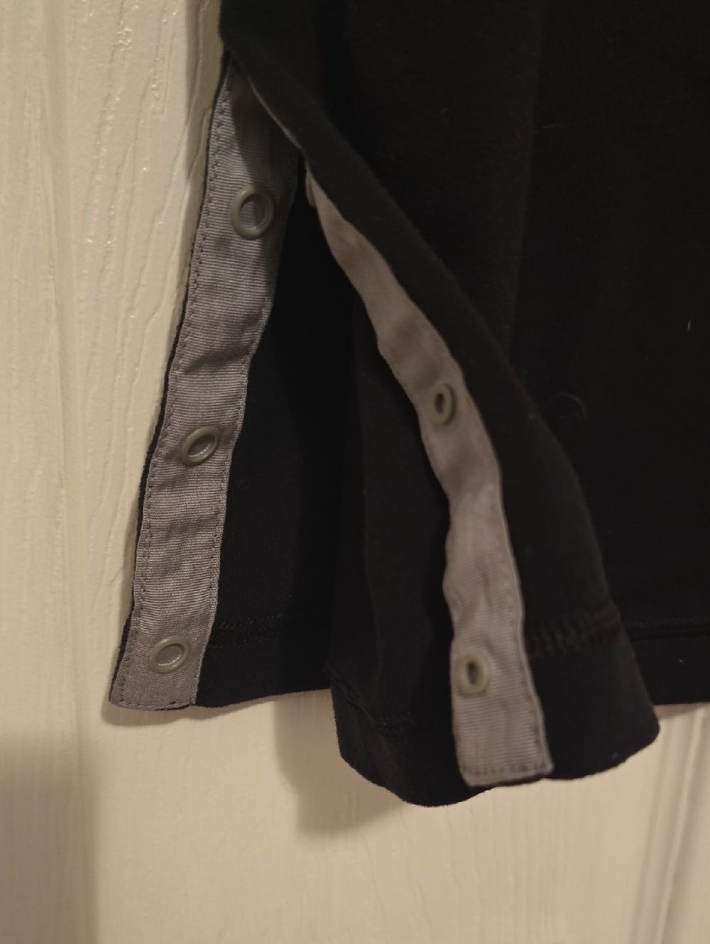 Lululemon Black Cropped Yoga Pants with Light Gray Printed Waistband - Picture 5 of 7